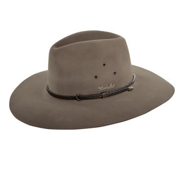 R.M.Williams, Ariat, Thomas Cook, Akubra, Wrangler and much more